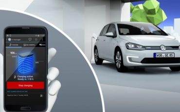 Voiture connectée...blockchain ? Rappelons nous qu'en 2015, Volkswagen prétend avoir créé la voiture la plus connectée avec un concept-car de l' e-Golf électrique.