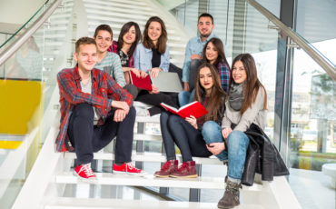 Axa-Banque-se-lance-à-la-conquête-des-jeunes Axa-Banque-se-lance-à-la-conquête-des-jeunes