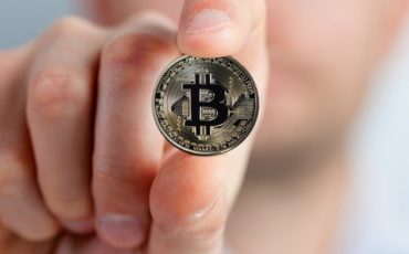 bitcoin_hand.jpg__740x380_q85_crop_subsampling-2