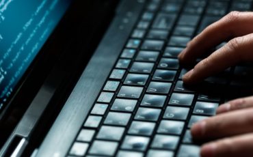 hacking1-2560x1280 hacking1-2560x1280