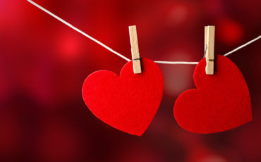valentines_day_heart_two_clothespin_539493_1366x768_0 valentines_day_heart_two_clothespin_539493_1366x768_0